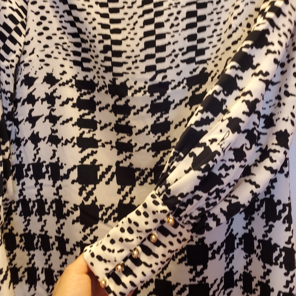 Dress - Picture 3 of 4